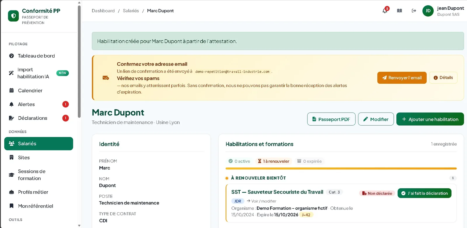 Fiche salarié Marc Dupont avec l'habilitation SST à renouveler, expiration le 15/10/2026, J-42